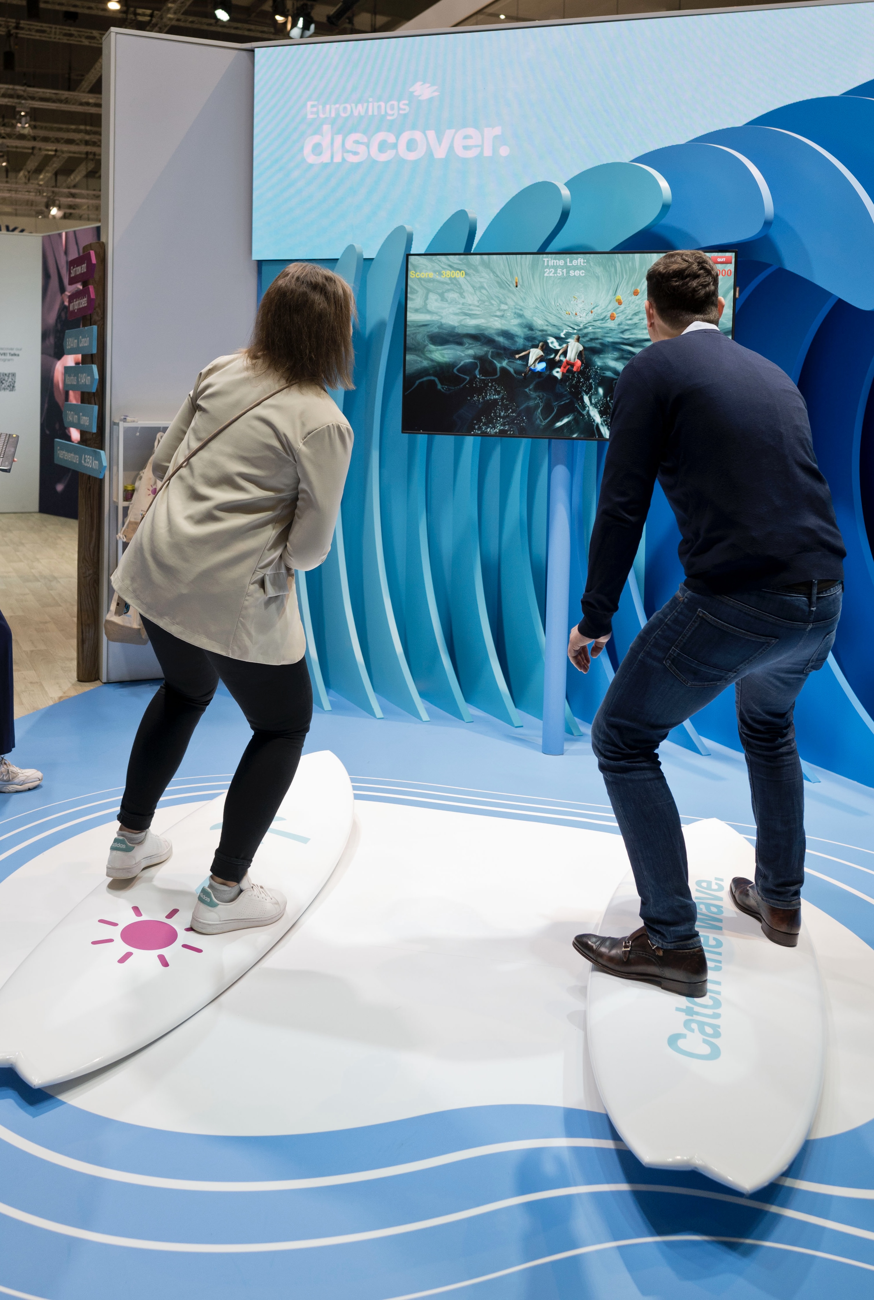 Wettsurfen auf der Welle 